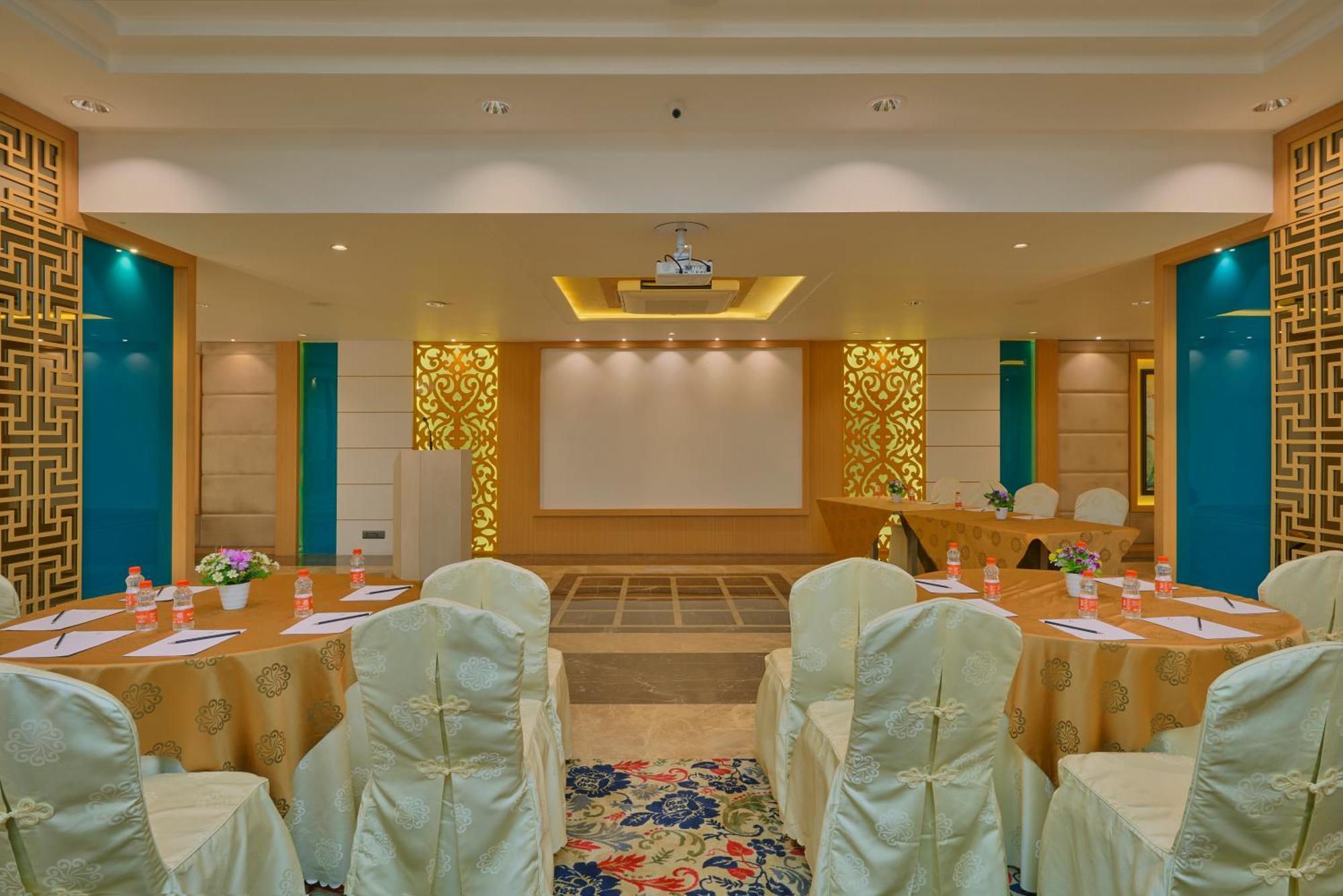 Skk Blu Hotel & Spa Udaipur Eksteriør billede