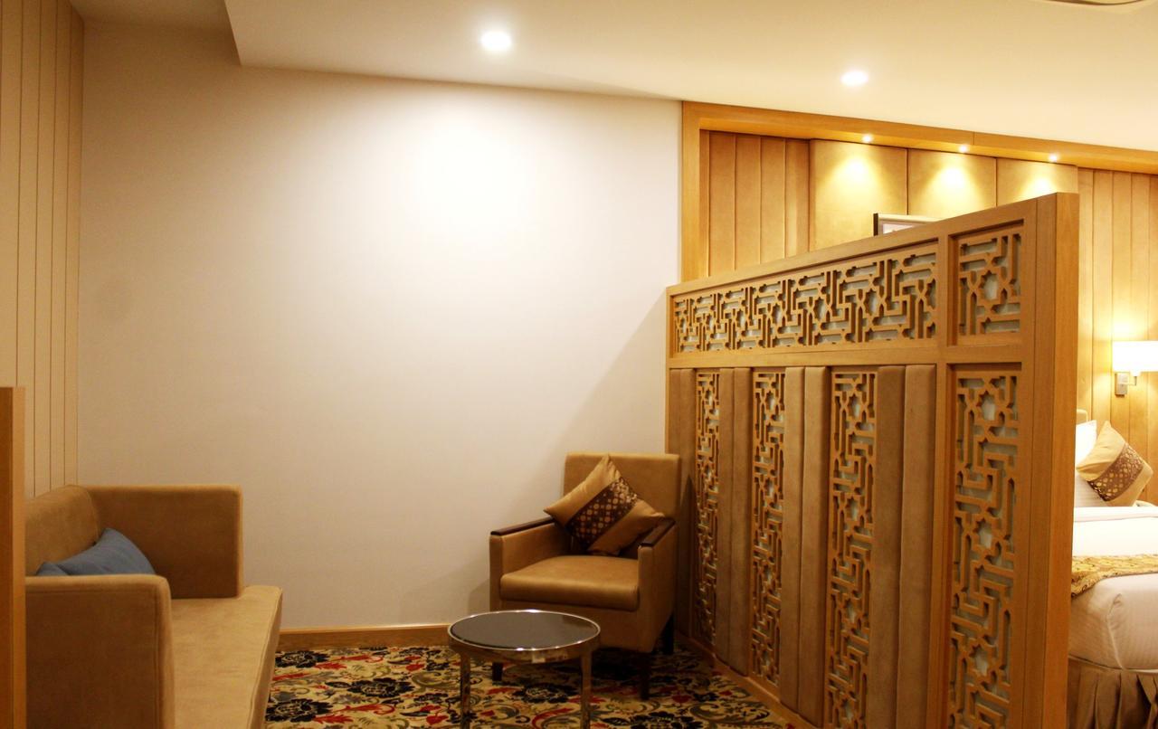 Skk Blu Hotel & Spa Udaipur Eksteriør billede